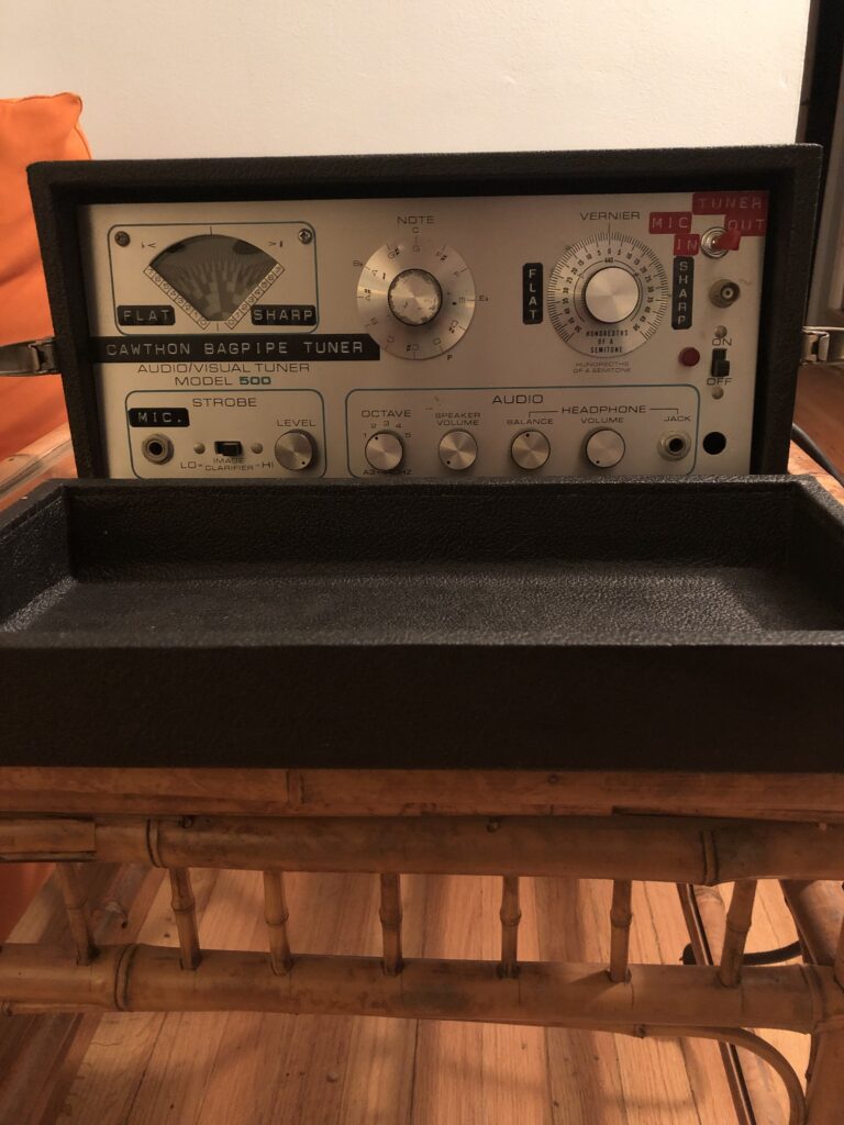 1970_bagpiper_tuner